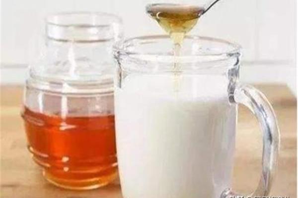 蜂蜜和奶粉可以一起喝吗?合肥鸿道云教育咨询有限公司